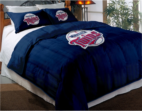 Minnesota Twins MLB Twin Chenille Embroidered Comforter