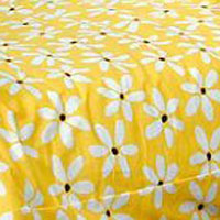 Bee Daisy Fabric by the Yard - Daisy